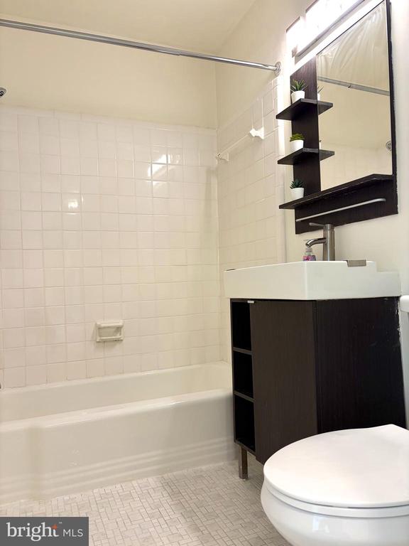 10650 WEYMOUTH STREET 201