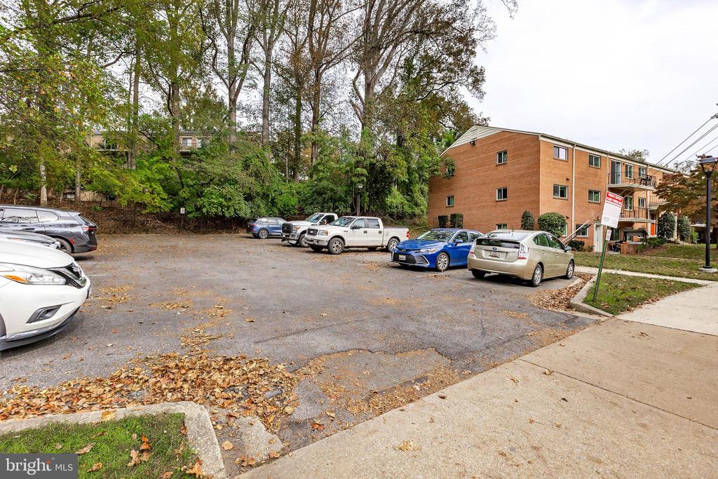 10650 WEYMOUTH STREET 201