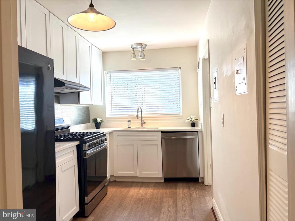 10650 WEYMOUTH STREET 201
