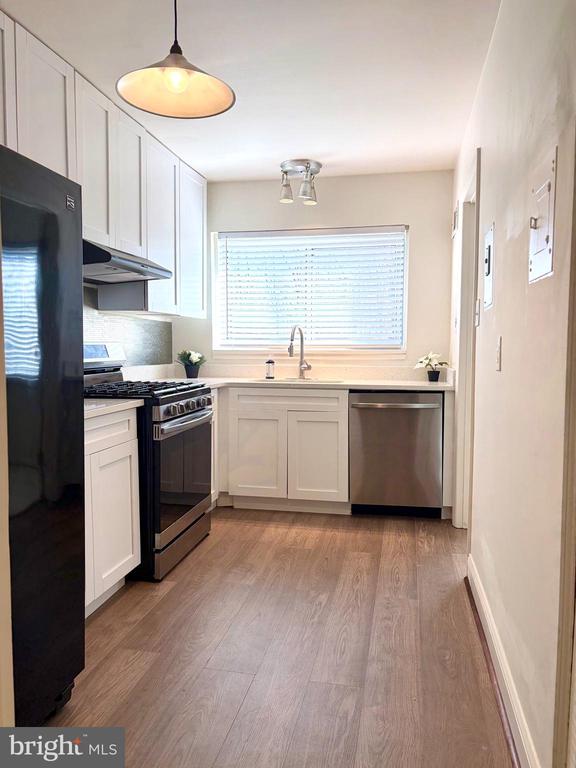 10650 WEYMOUTH STREET 201
