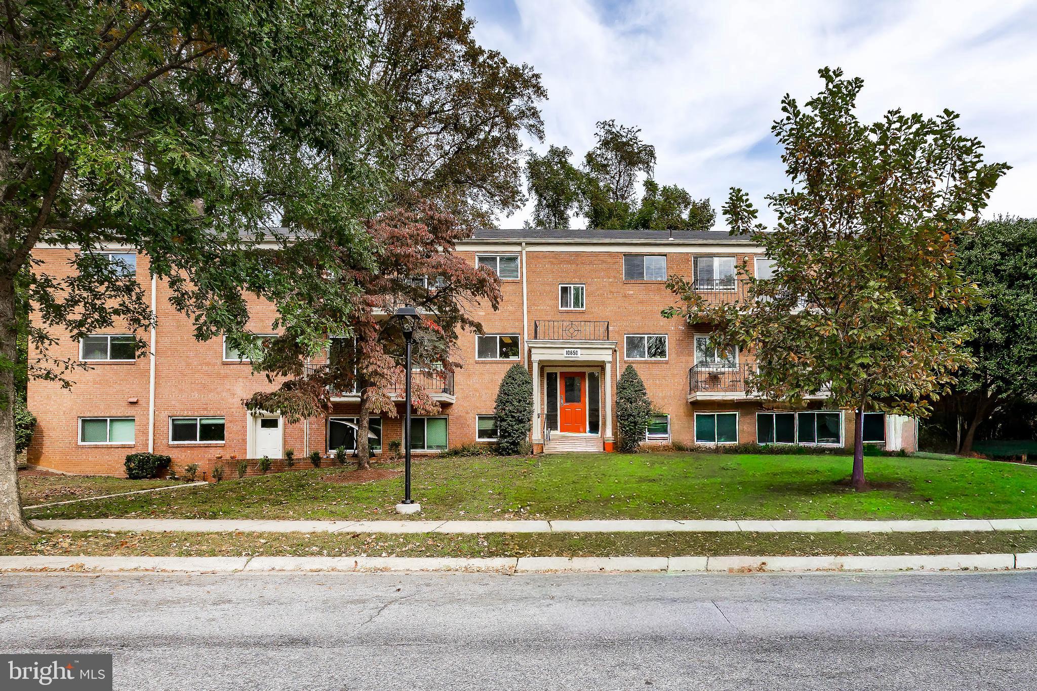 10650 WEYMOUTH STREET 201