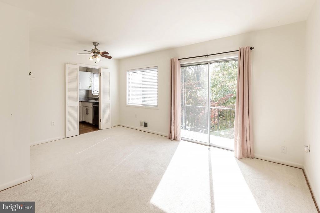 10650 WEYMOUTH STREET 201