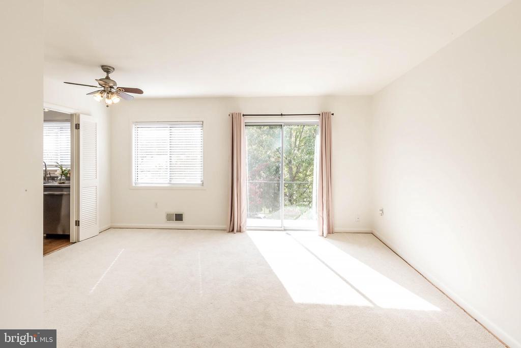 10650 WEYMOUTH STREET 201