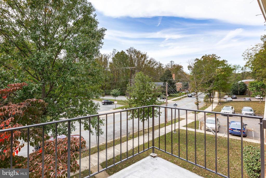 10650 WEYMOUTH STREET 201