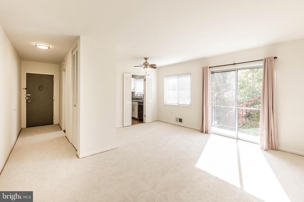 10650 WEYMOUTH STREET 201