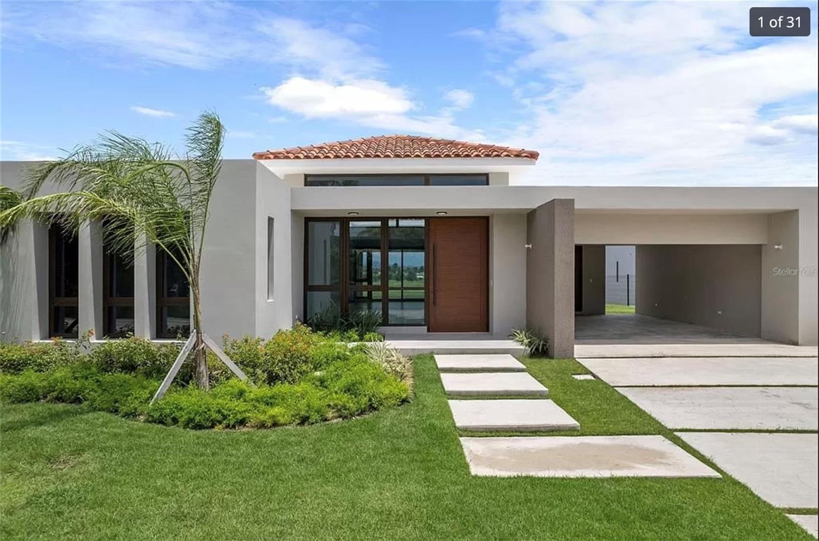 26 LOS LAGOS DR