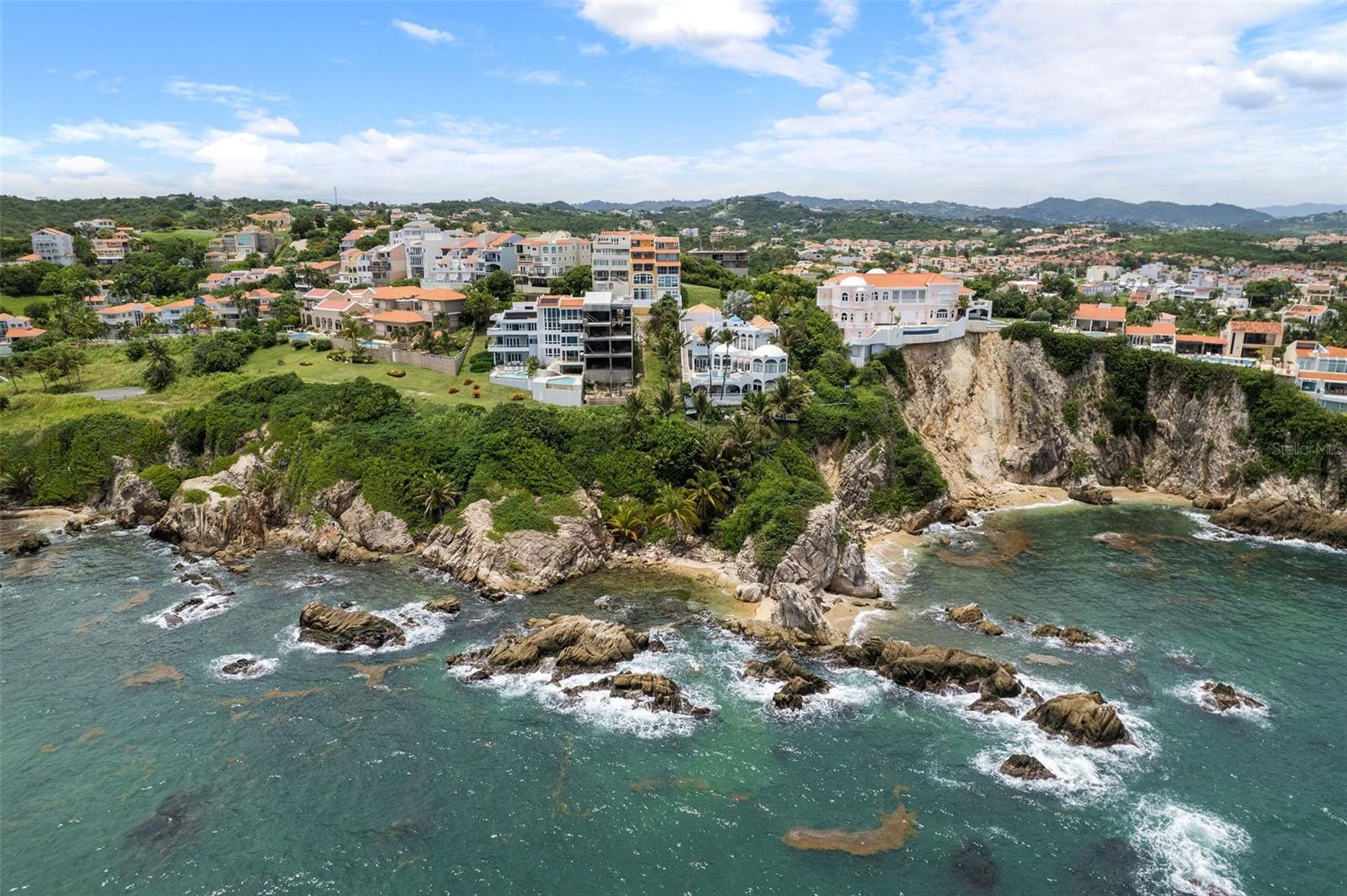 26 LOS LAGOS DR