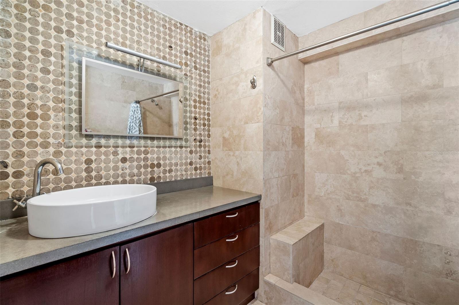 77 CALLE KINGS COURT #303