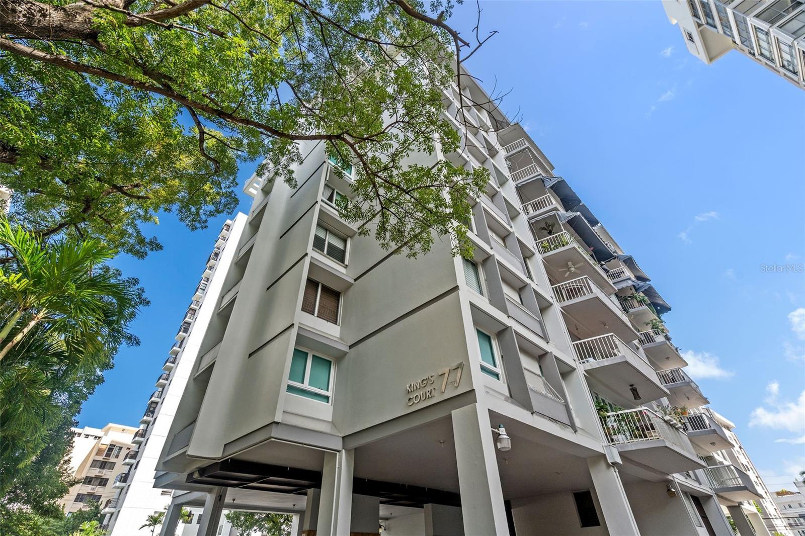 77 CALLE KINGS COURT #303
