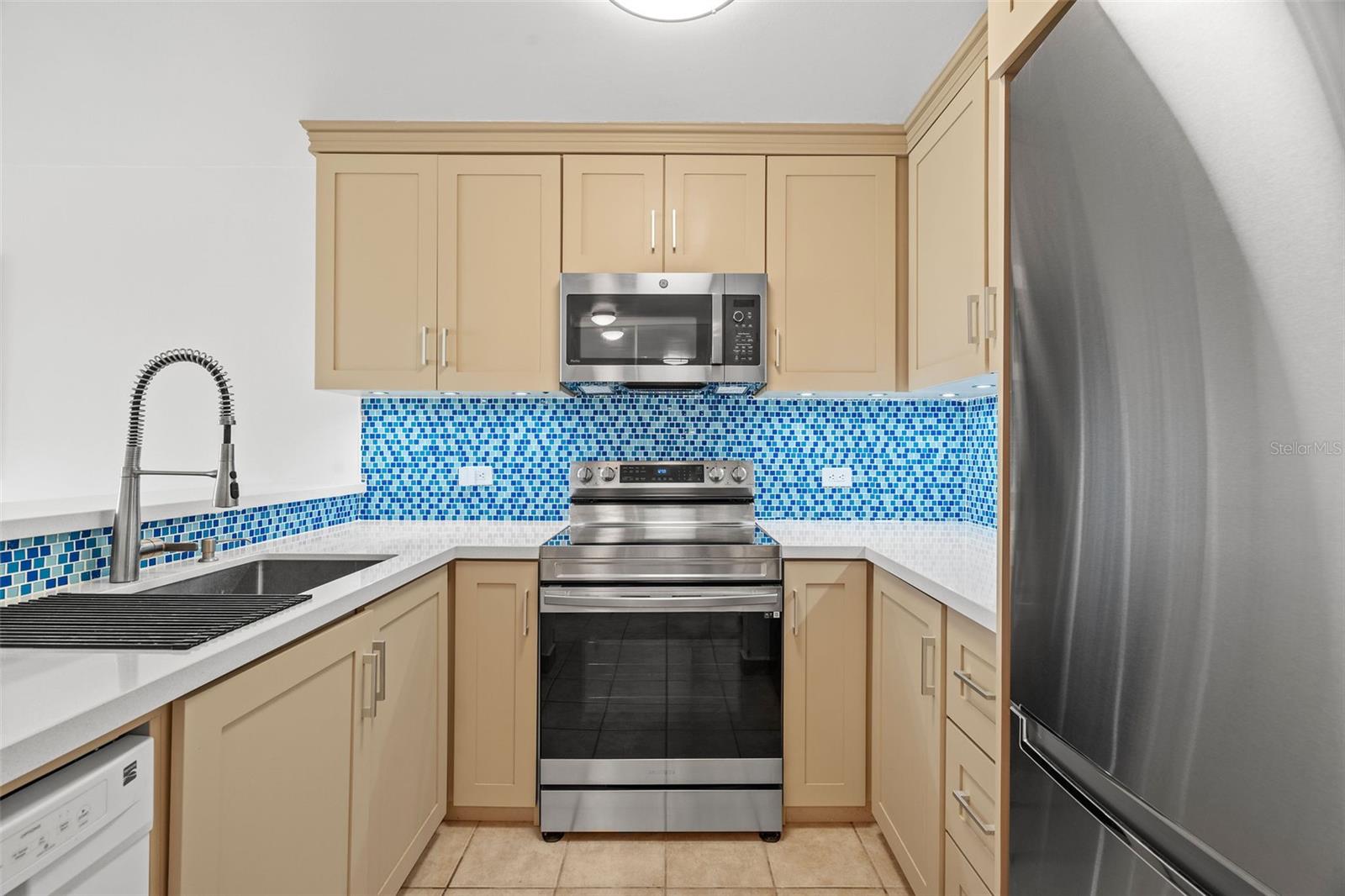 400 HAUDIMAR BEACH APARTMENTS #F-307