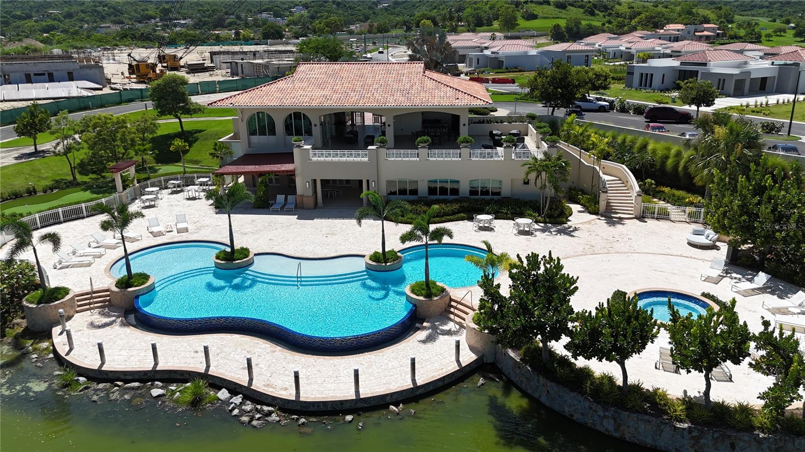 40 LOS LAGOS DR