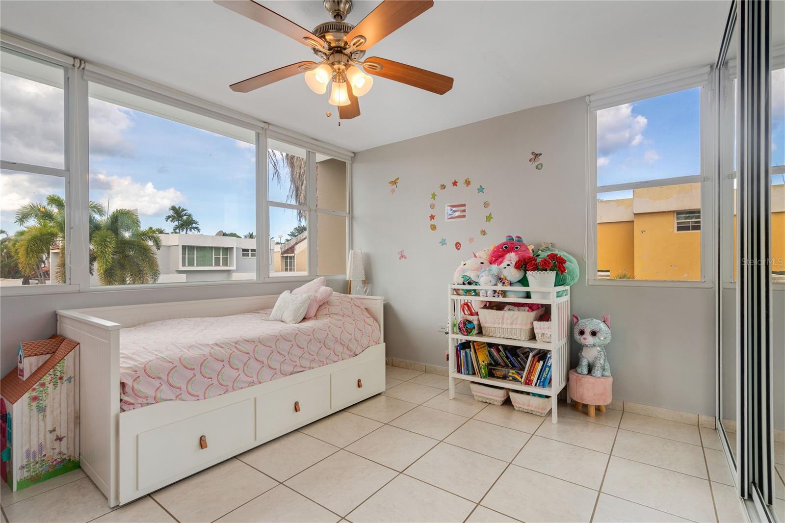 301 CALLE ORCA PASEO LAS OLAS