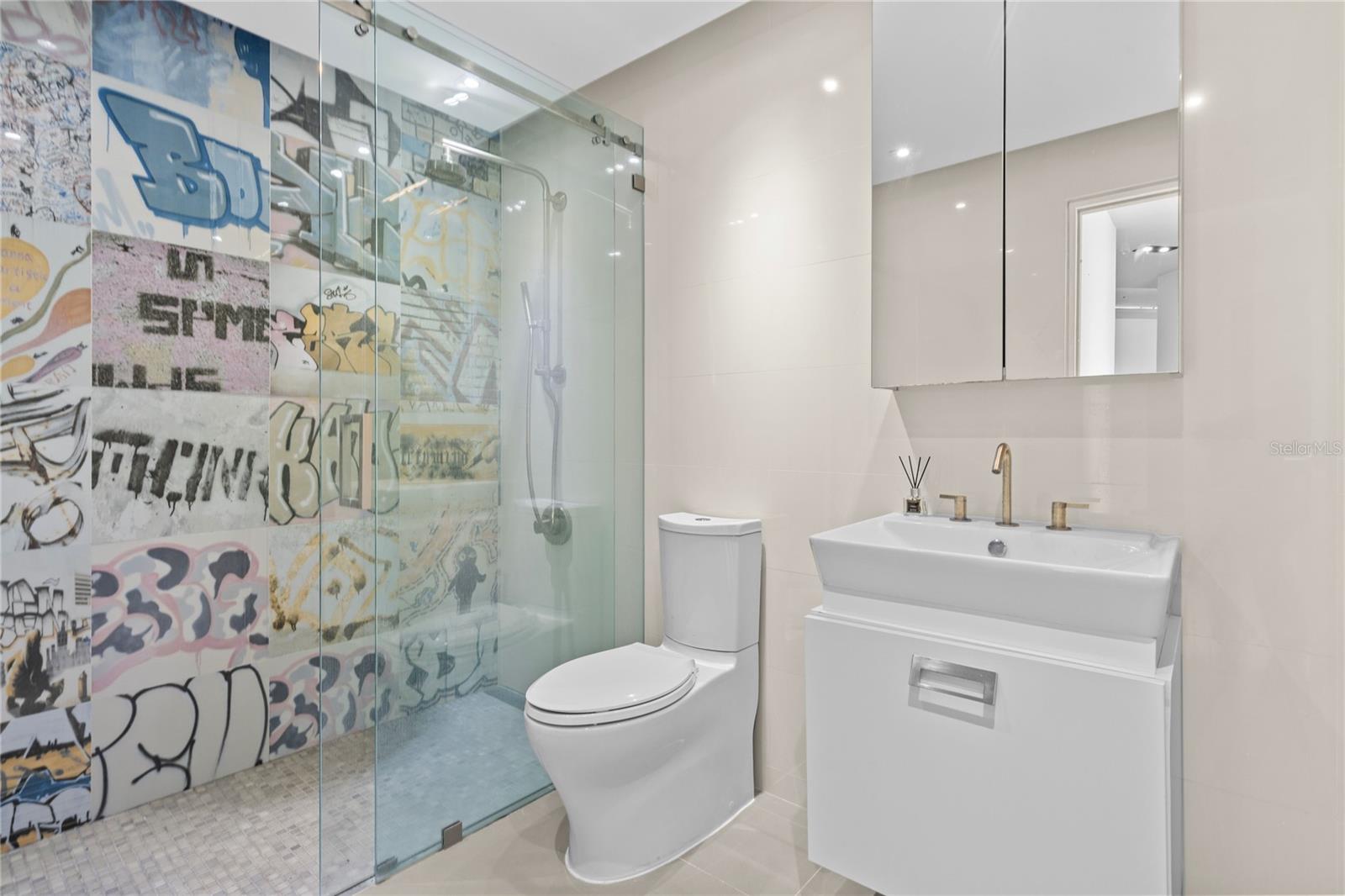 103 AVENIDA DE DIEGO #1401N