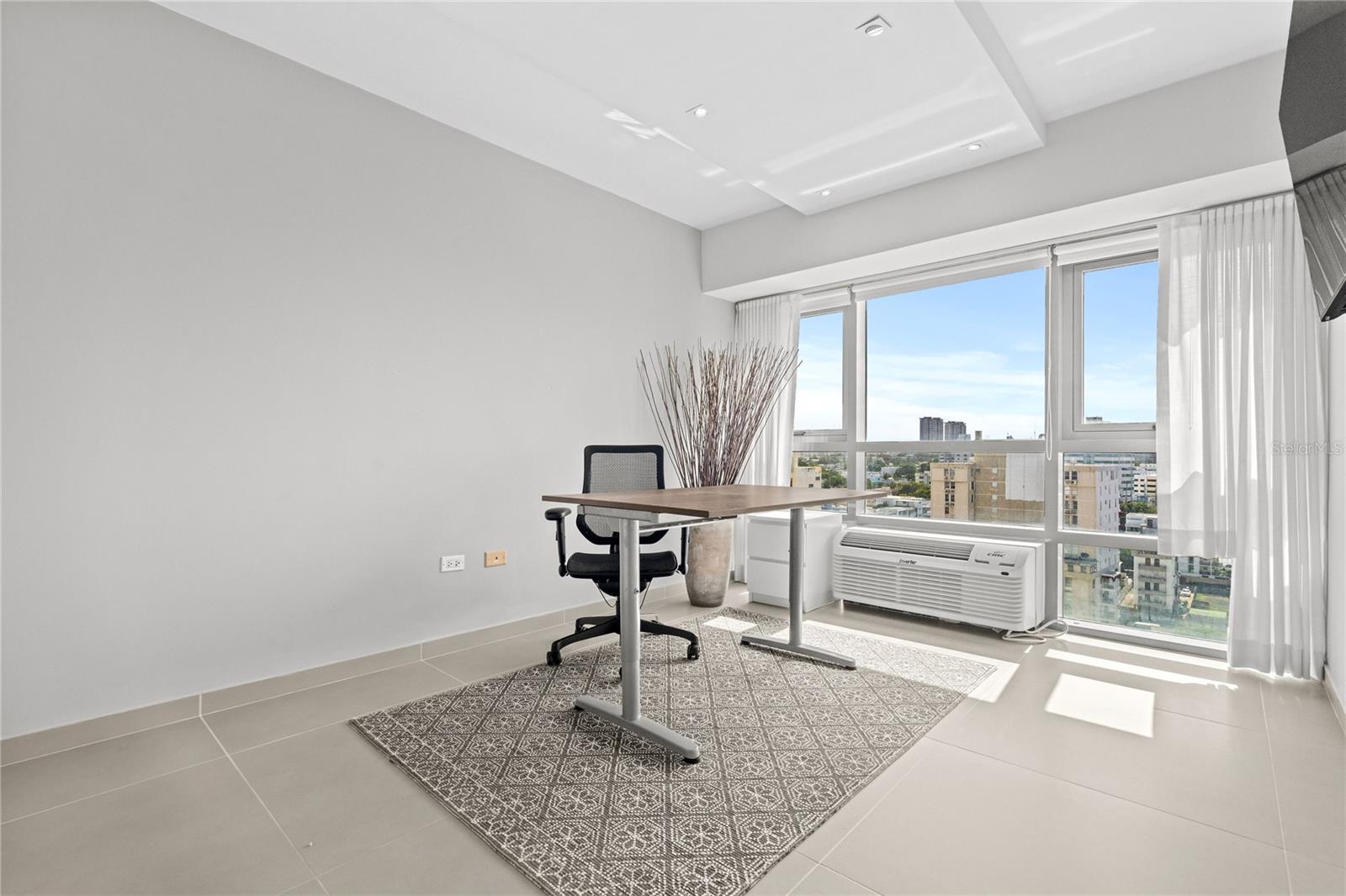 103 AVENIDA DE DIEGO #1401N