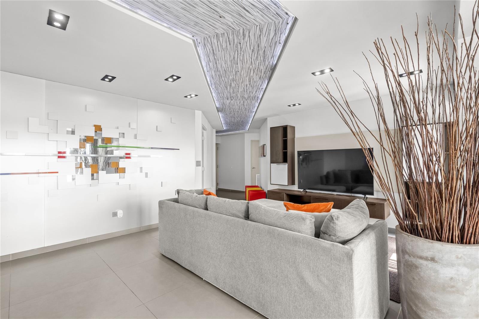 103 AVENIDA DE DIEGO #1401N