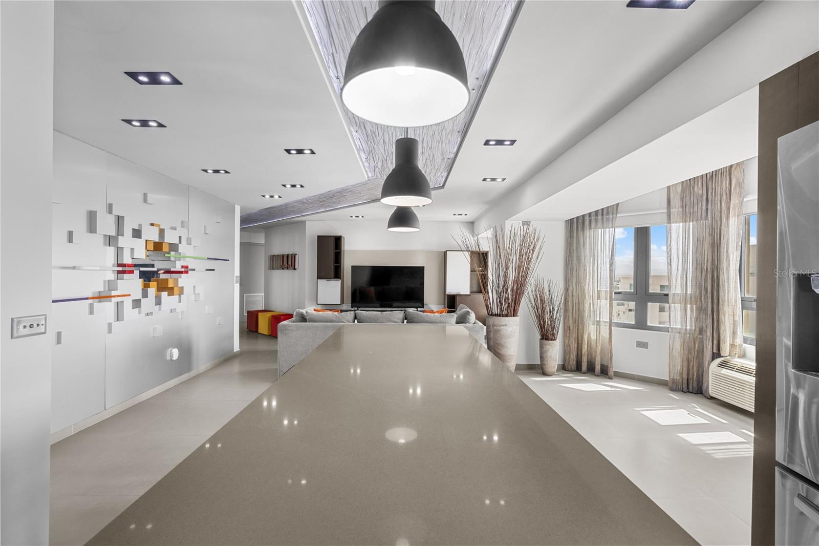 103 AVENIDA DE DIEGO #1401N