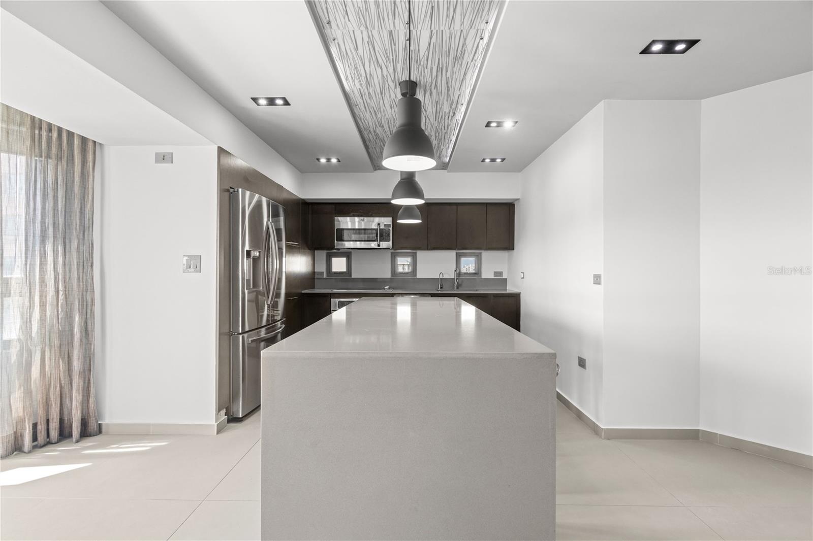 103 AVENIDA DE DIEGO #1401N