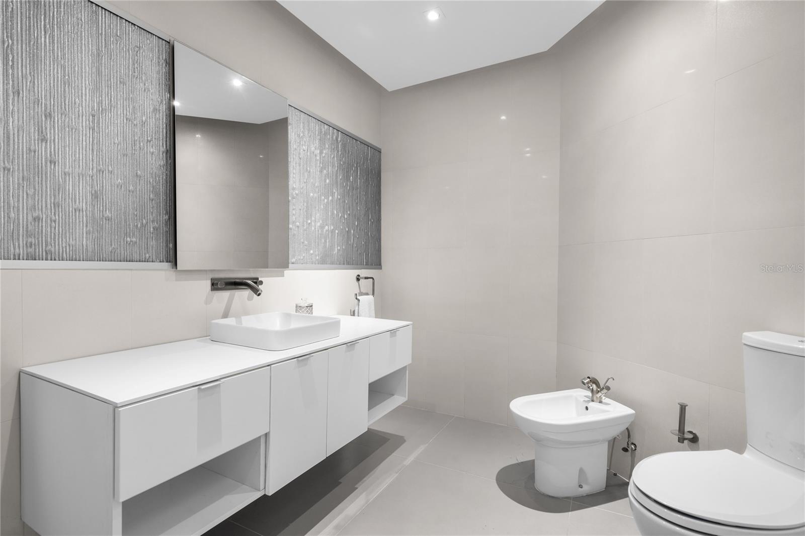 103 AVENIDA DE DIEGO #1401N