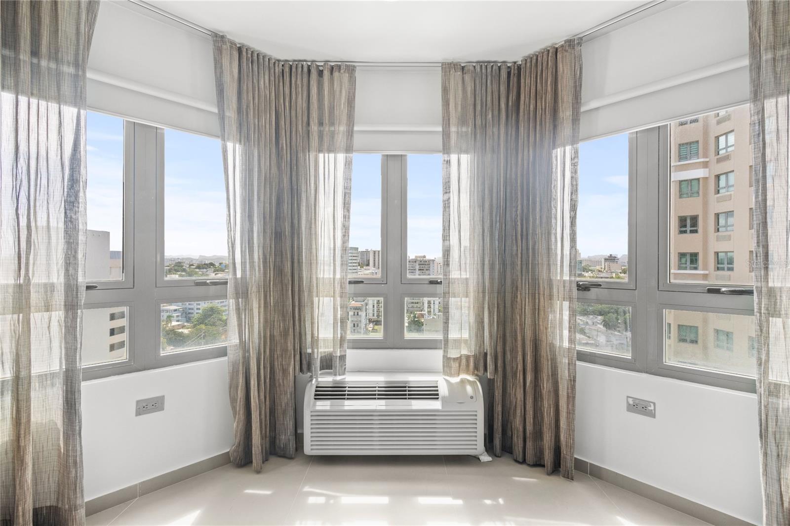 103 AVENIDA DE DIEGO #1401N