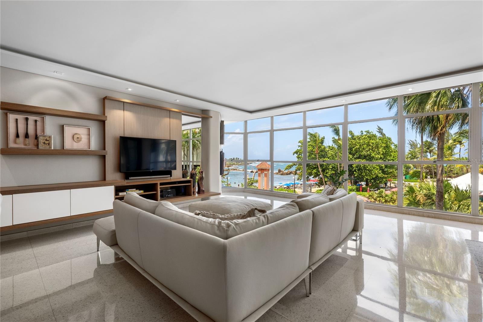 860 ASHFORD AVE. UNIT SAN GERONIMO #3A