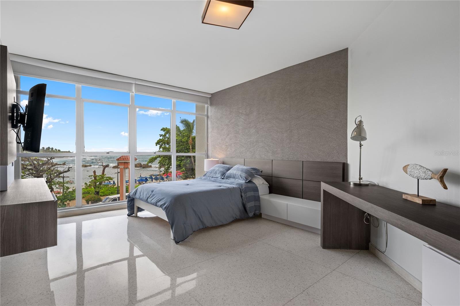 860 ASHFORD AVE. UNIT SAN GERONIMO #3A