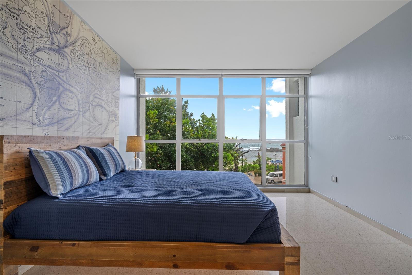 860 ASHFORD AVE. UNIT SAN GERONIMO #3A