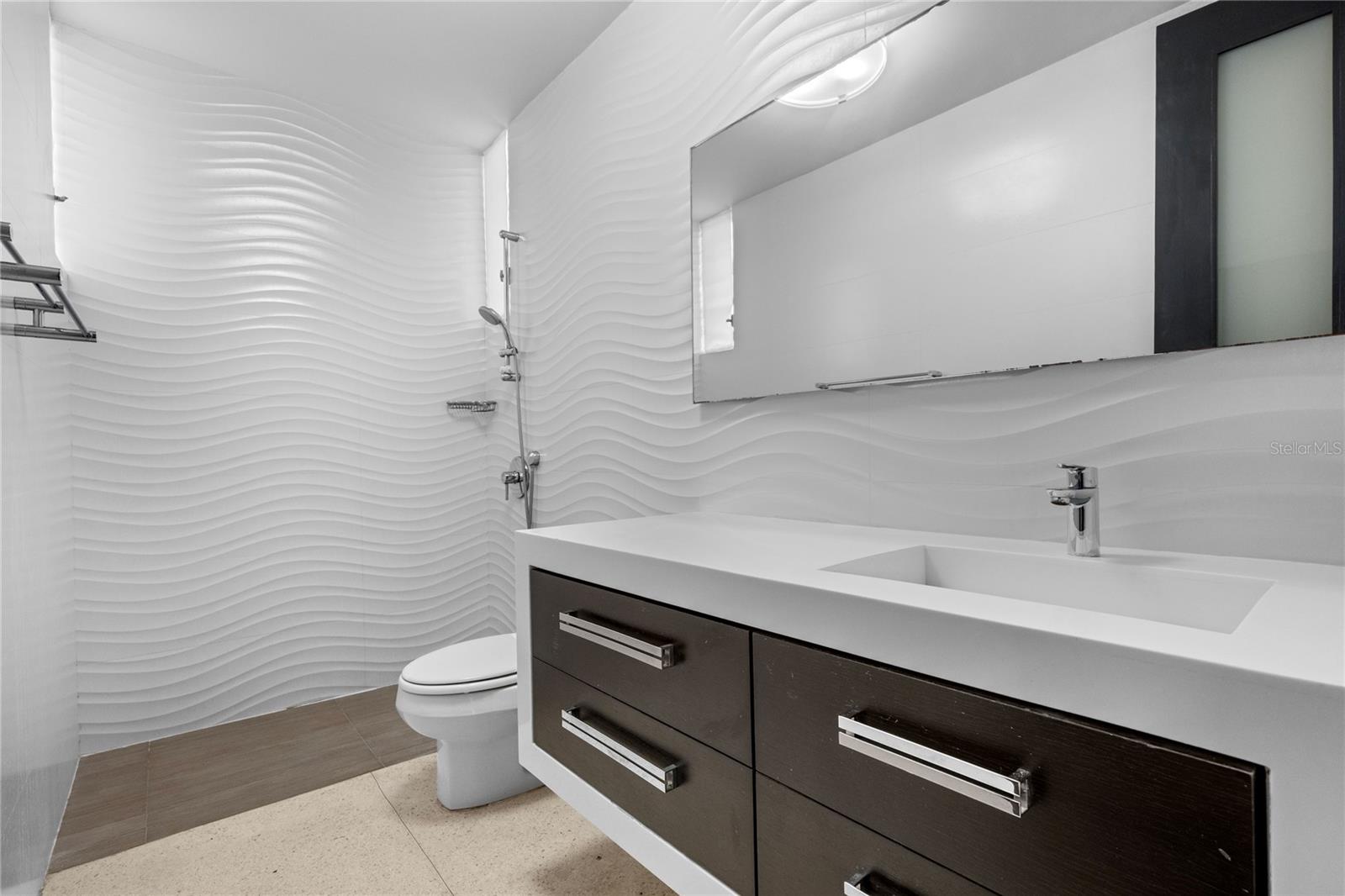 860 ASHFORD AVE. UNIT SAN GERONIMO #3A
