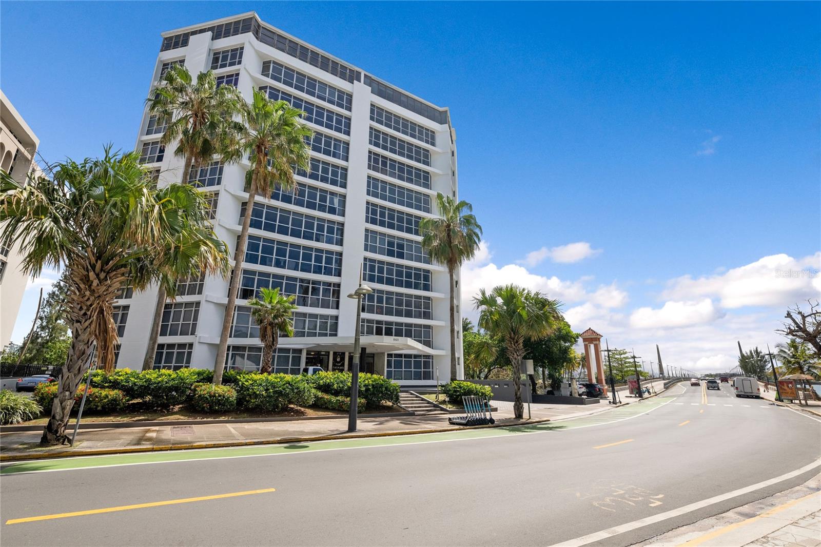 860 ASHFORD AVE. UNIT SAN GERONIMO #3A
