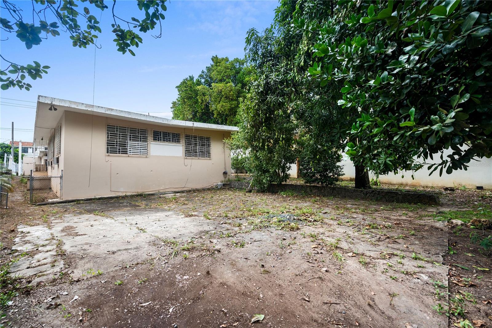 465 AVENIDA SAGRADO CORAZON
