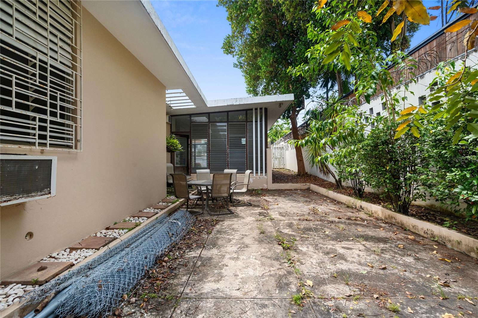 465 AVENIDA SAGRADO CORAZON