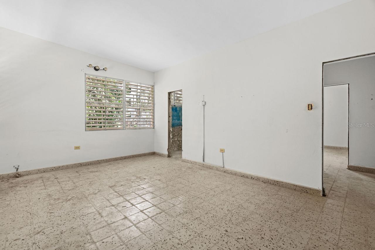 465 AVENIDA SAGRADO CORAZON