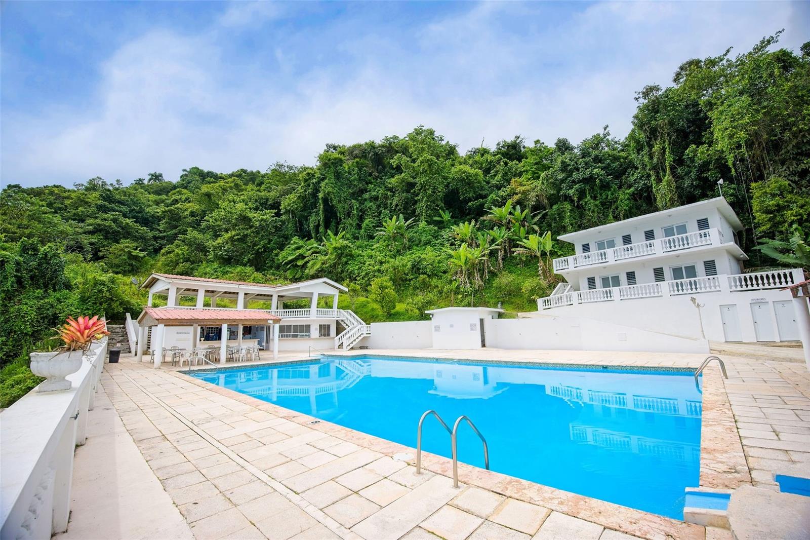 135 VILLA PEREZ