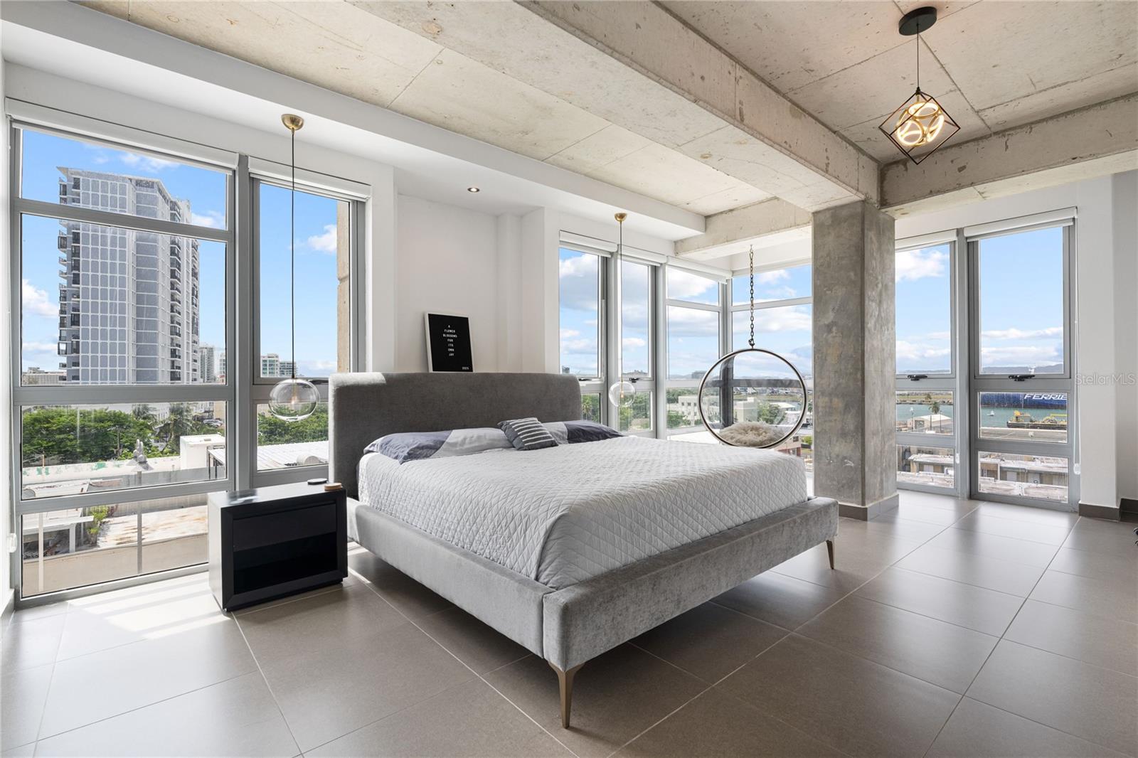 404 DE LA CONSTITUCION AVE #305