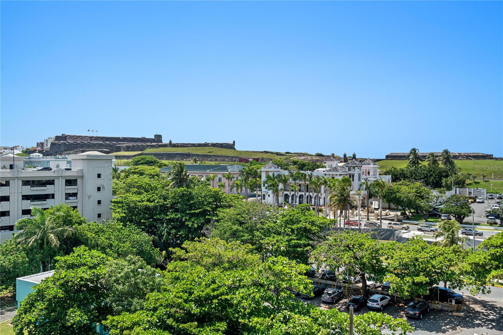 Capitolio Plaza CALLE MUELLE #3308