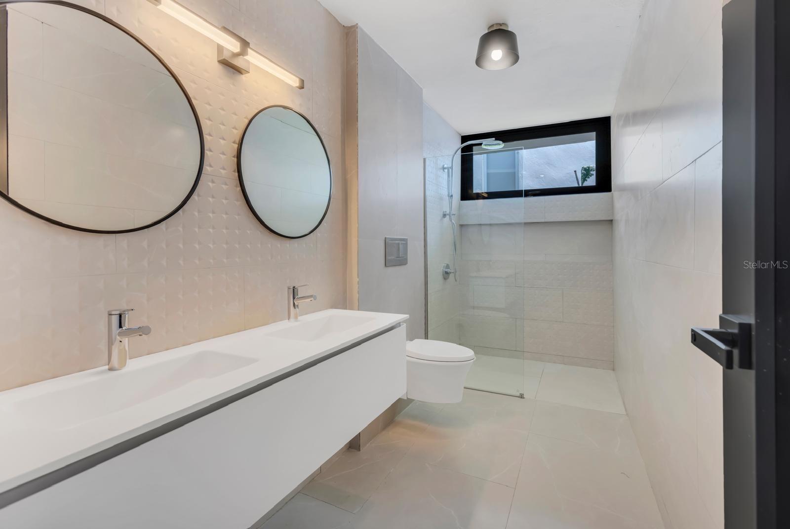 13-12 SANTANDER ST, TORRIMAR #12-13