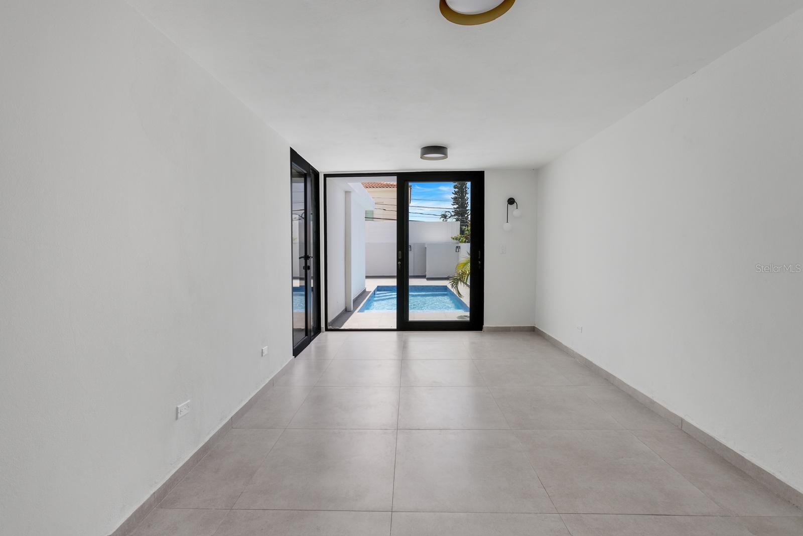 13-12 SANTANDER ST, TORRIMAR #12-13