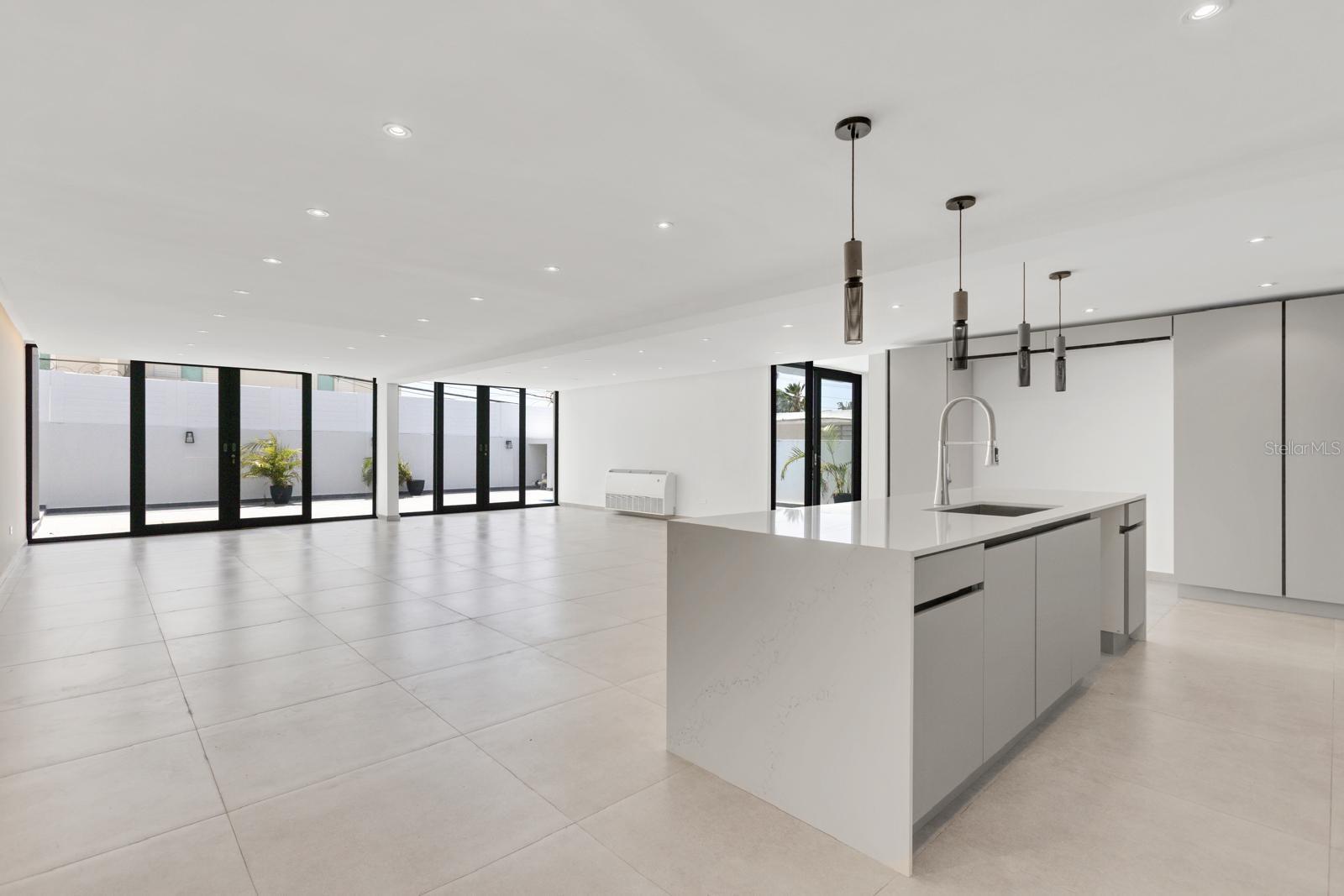 13-12 SANTANDER ST, TORRIMAR #12-13