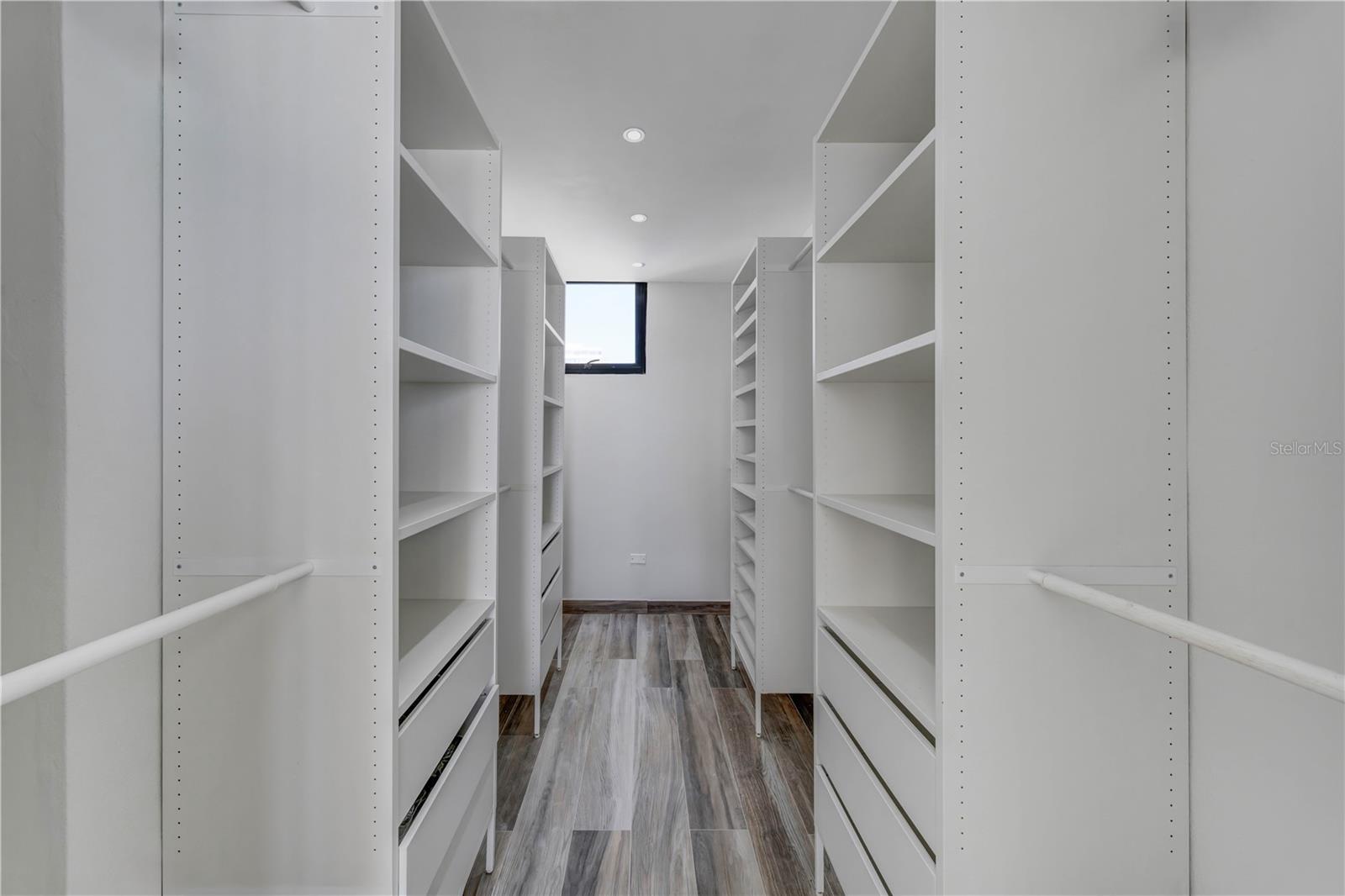 1501 ASHFORD AVE #10B