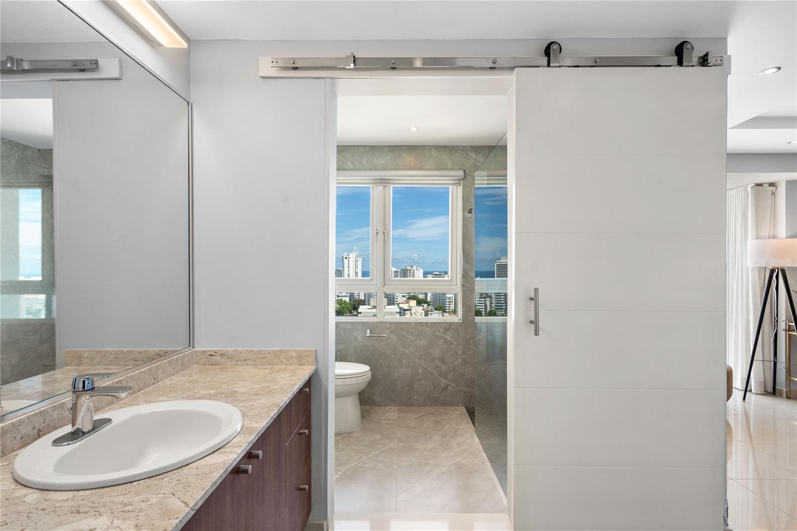 Metro Plaza Towers 305 VILLAMIL ST #1703