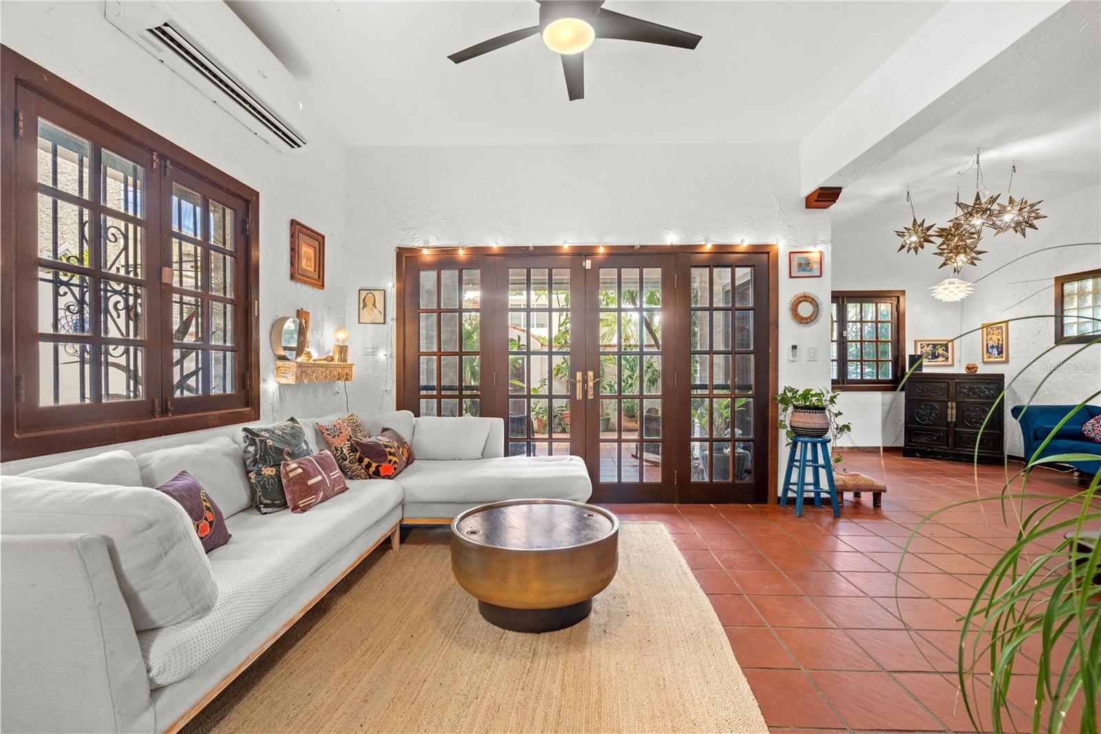 18 & 20 CALLE YARDLEY PLACE