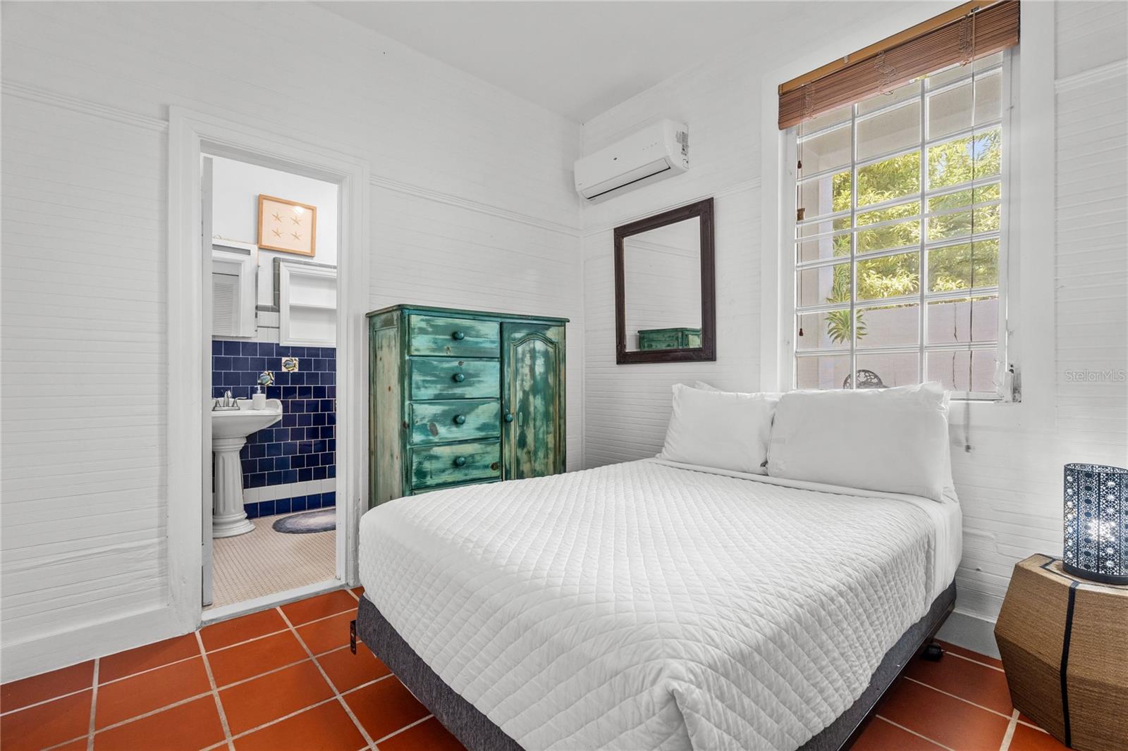 18 & 20 CALLE YARDLEY PLACE
