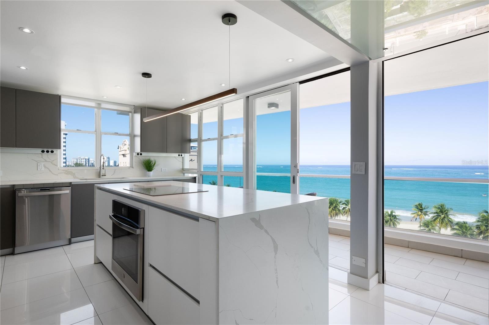 5575 AVENIDA ISLA VERDE #903