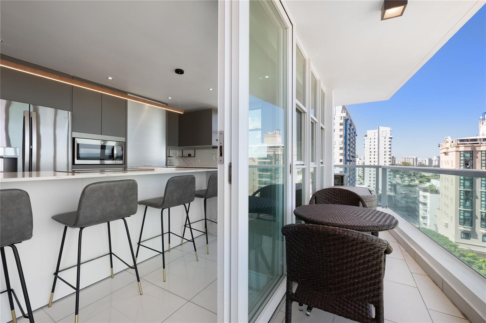 5575 AVENIDA ISLA VERDE #903