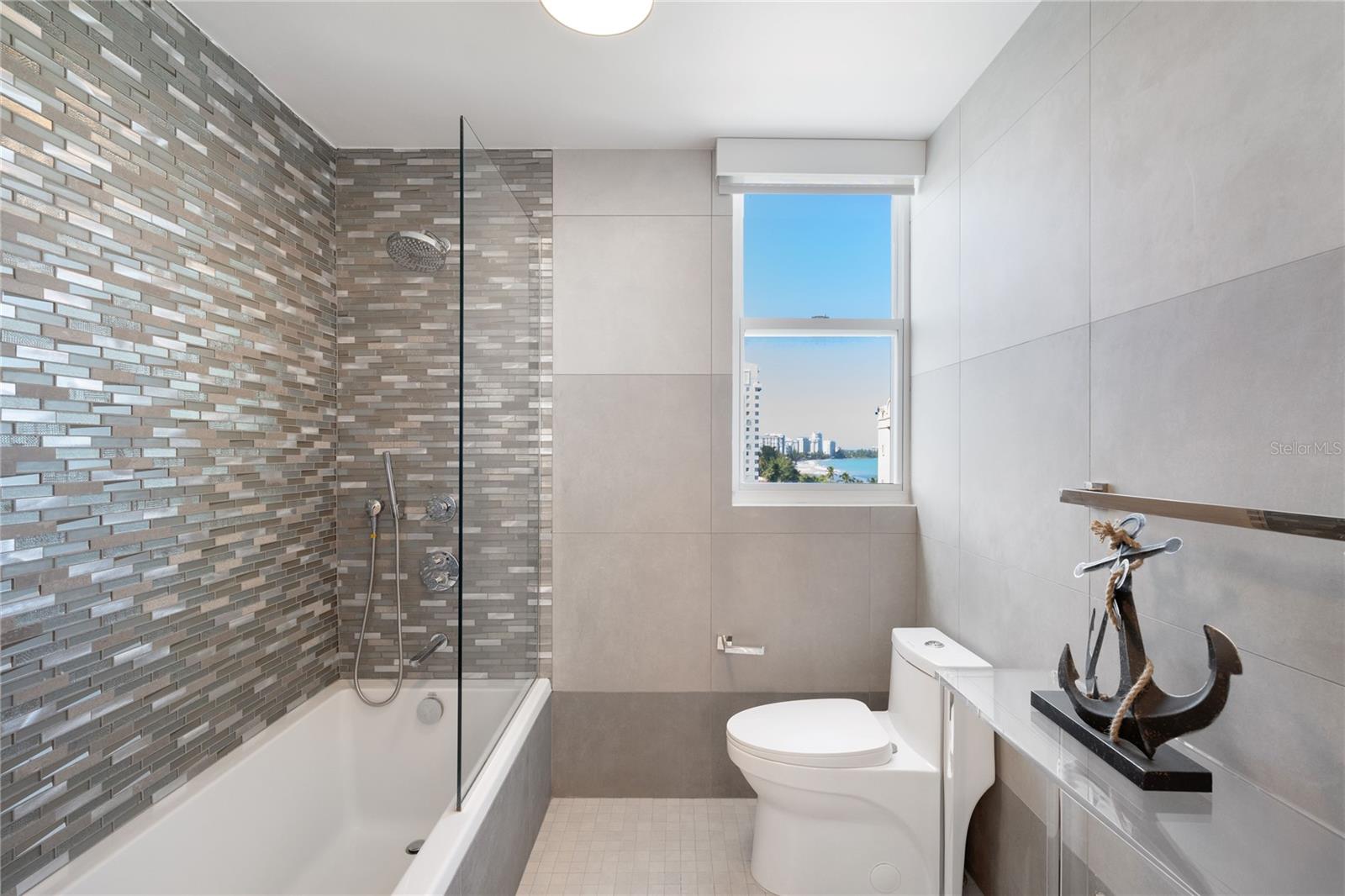 5575 AVENIDA ISLA VERDE #903