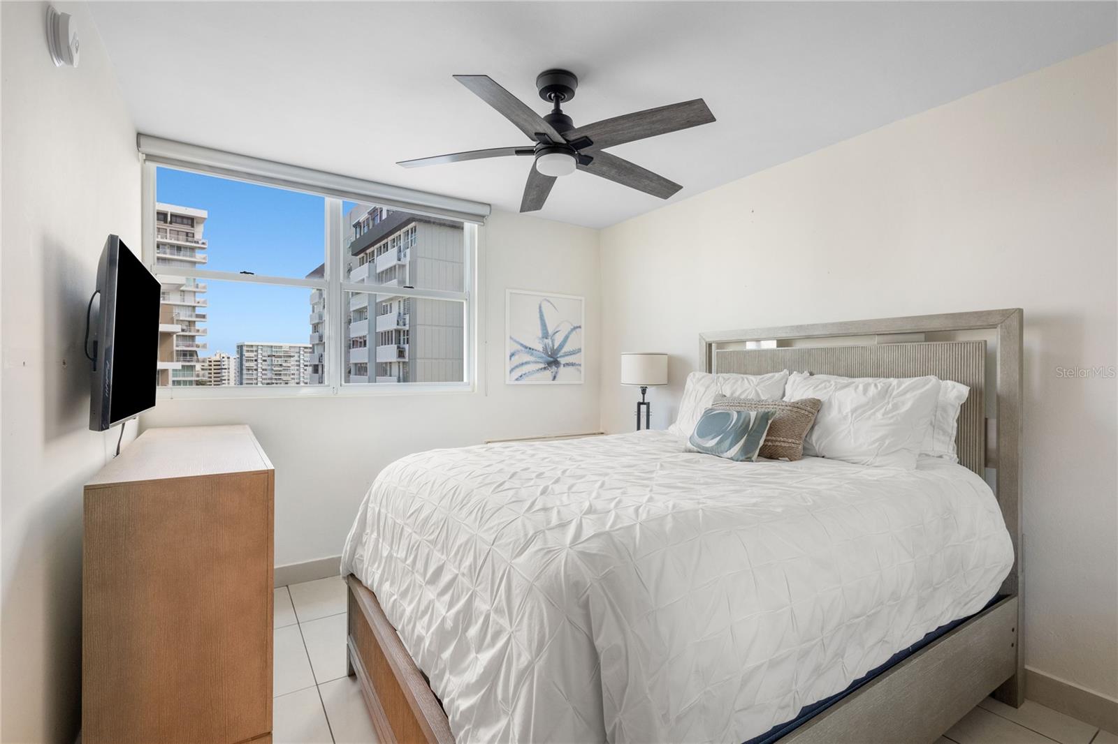 5575 AVENIDA ISLA VERDE #904