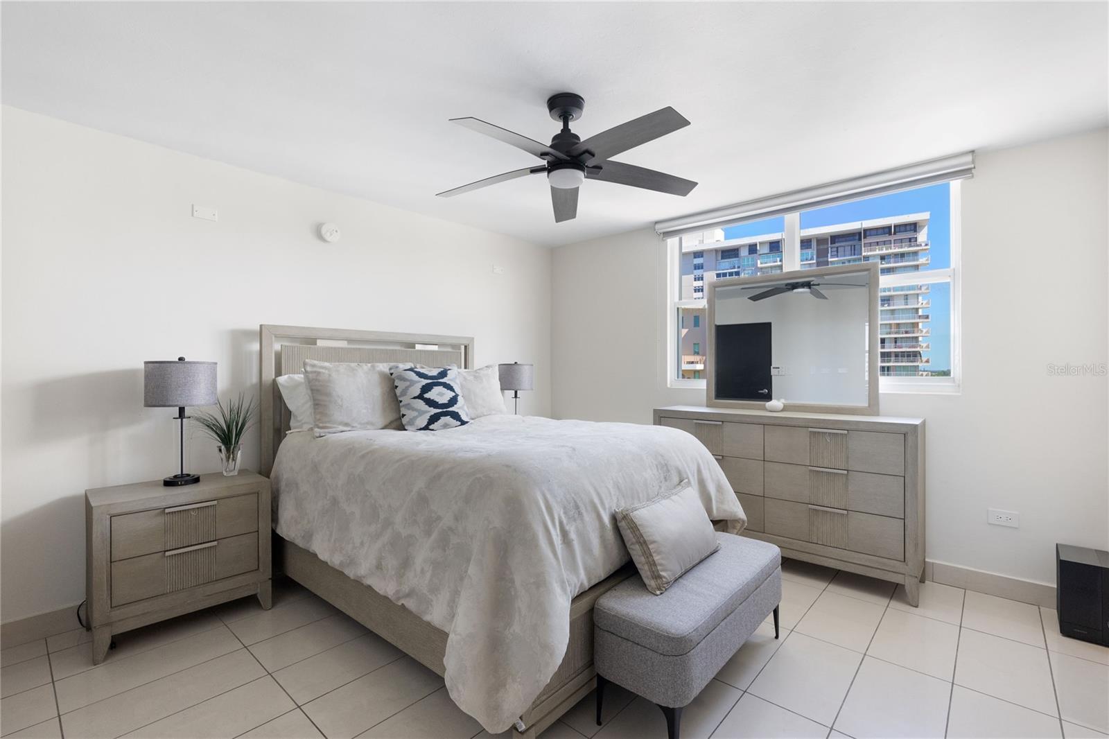 5575 AVENIDA ISLA VERDE #904