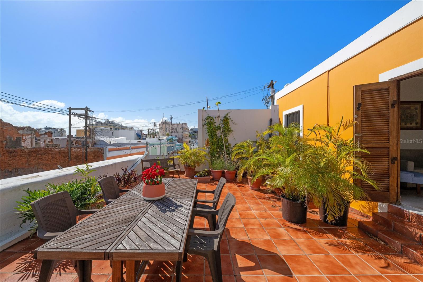 271 CALLE LUNA #3F