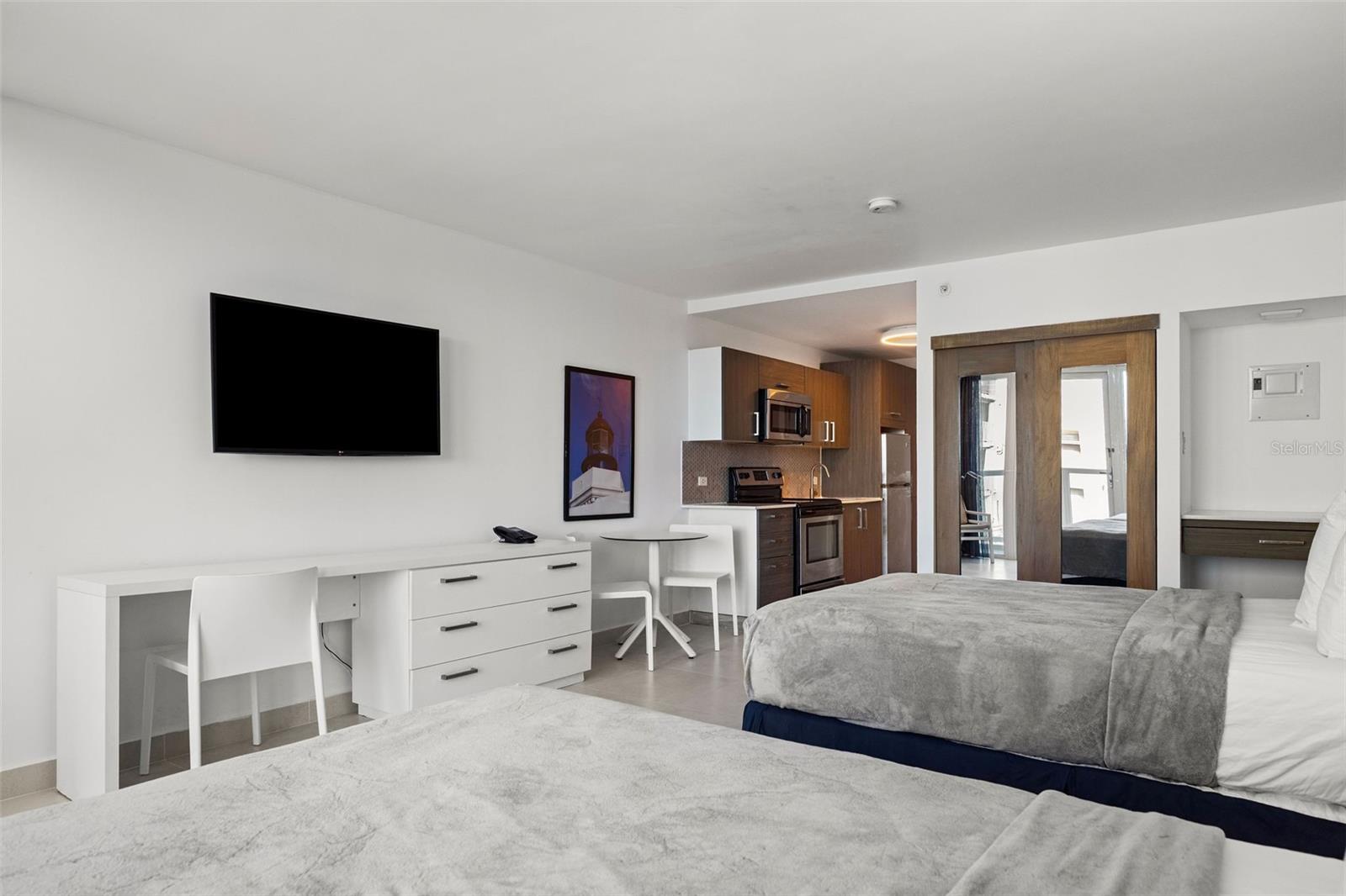 6165 ISLA VERDE AVE. #377