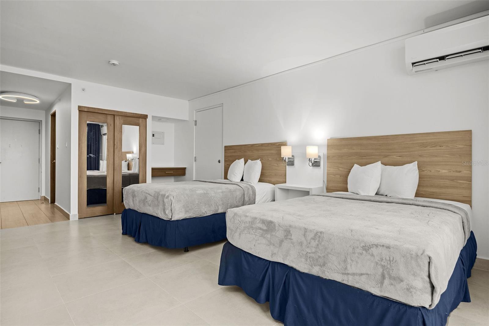6165 ISLA VERDE AVE. #377
