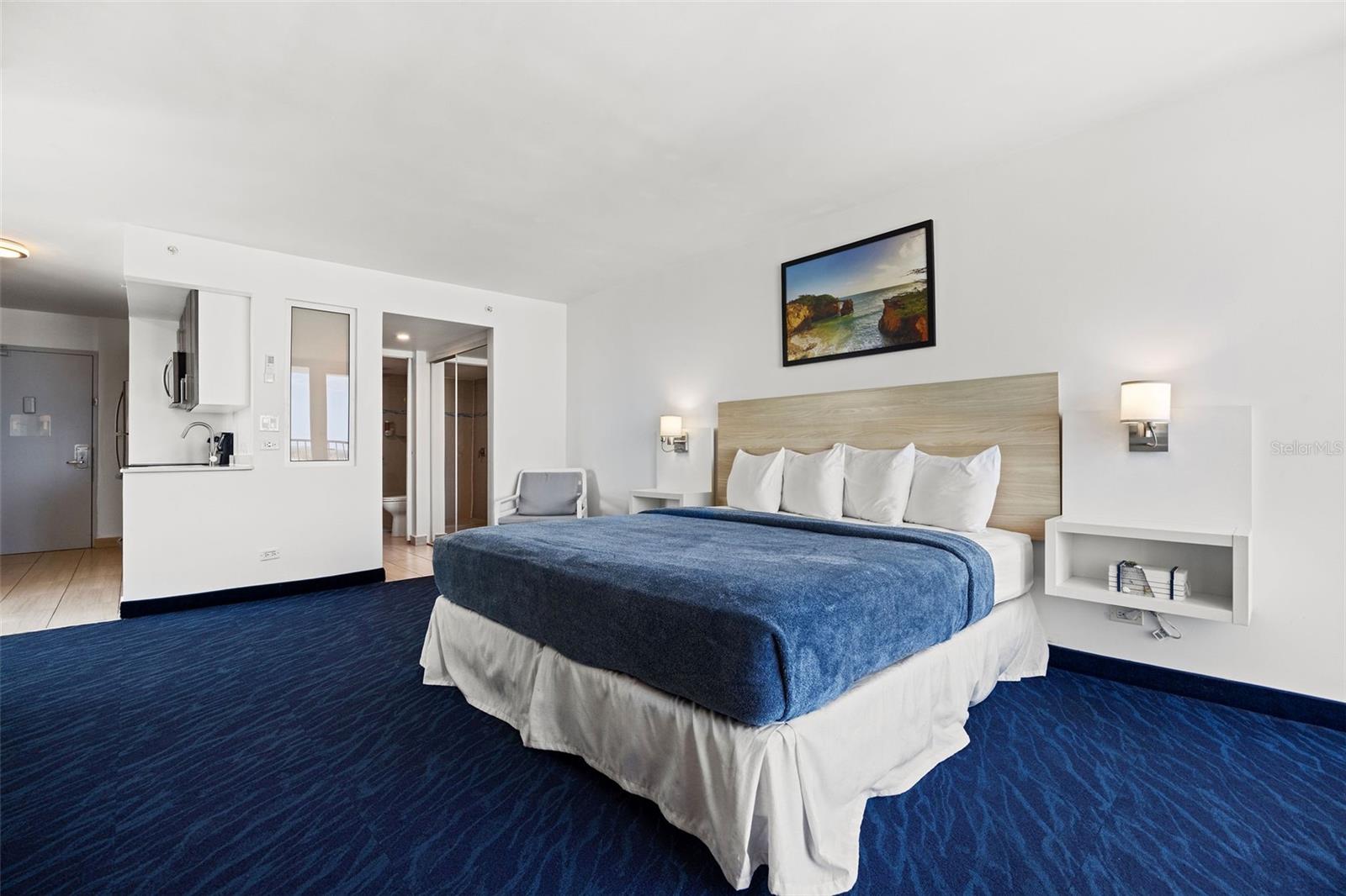 6165 ISLA VERDE AVE. #1450